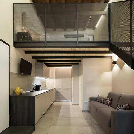 Borgo De Chiari 公寓 *